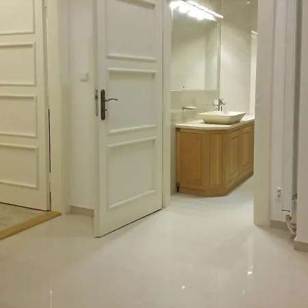 New In A Historical Building شقة براغ